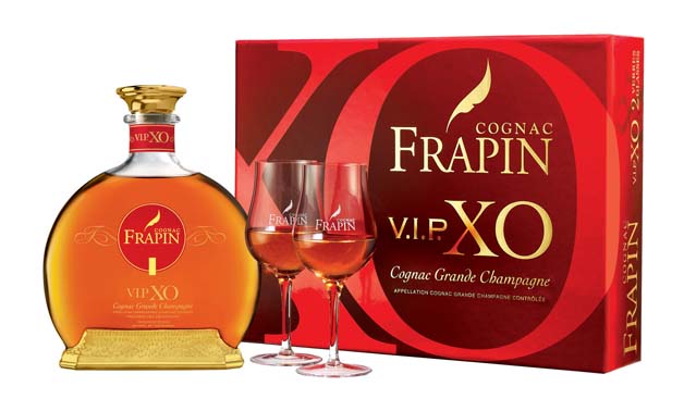 La Maison Frapin, connue pour ses cognacs distillés sur lies, propose son V...