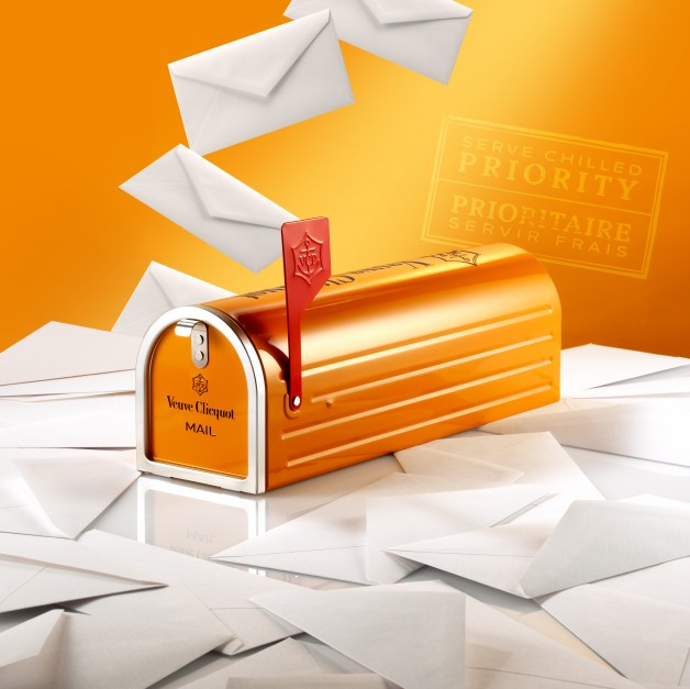 veuve_clicquot_mail_box