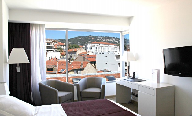 Chambre deluxe vu toit de cannes